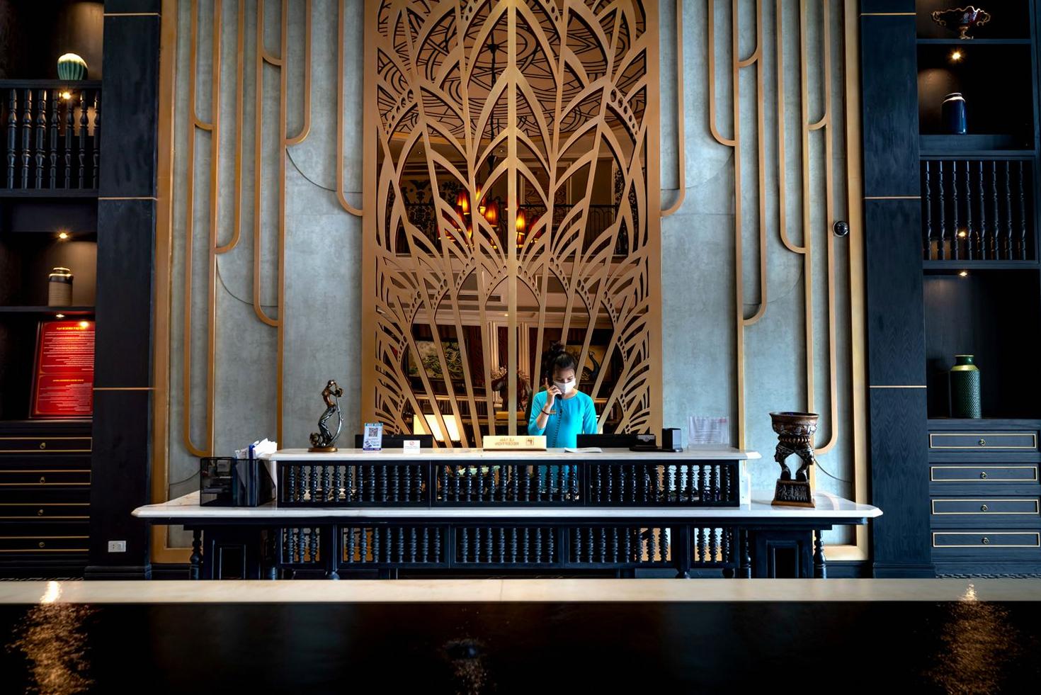 Reception Detail